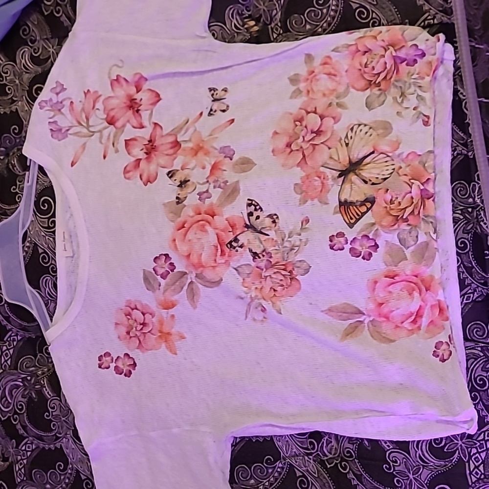 Plus 2x flower butterly shirt from face kisses